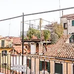Διαμέρισμα Venetian New Style @ Ca' D'oro *