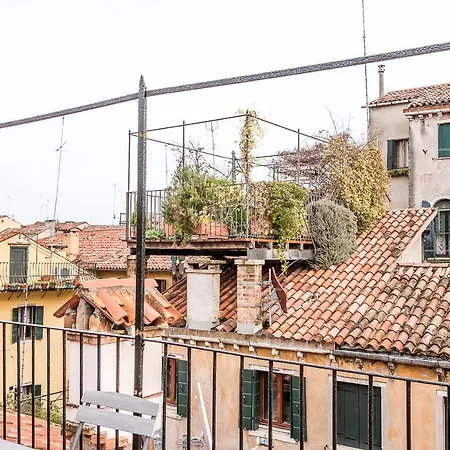 Διαμέρισμα Venetian New Style @ Ca' D'oro *