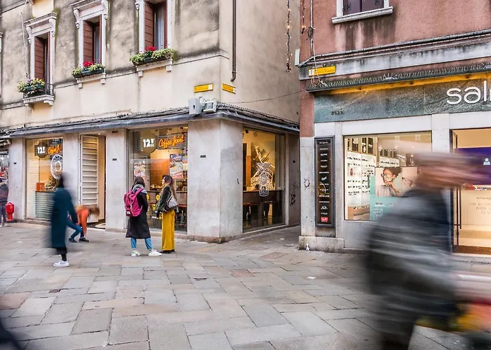 Venetian New Style @ Ca' D'oro *